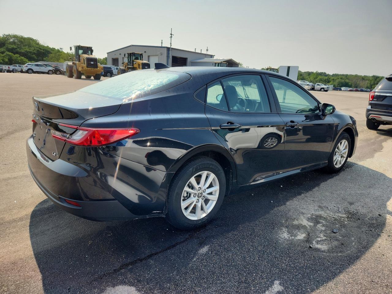 2026 TOYOTA CAMRY LE — снимка 3