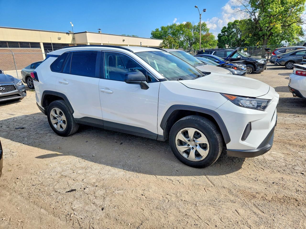 2021 TOYOTA RAV4 LE — снимка 4