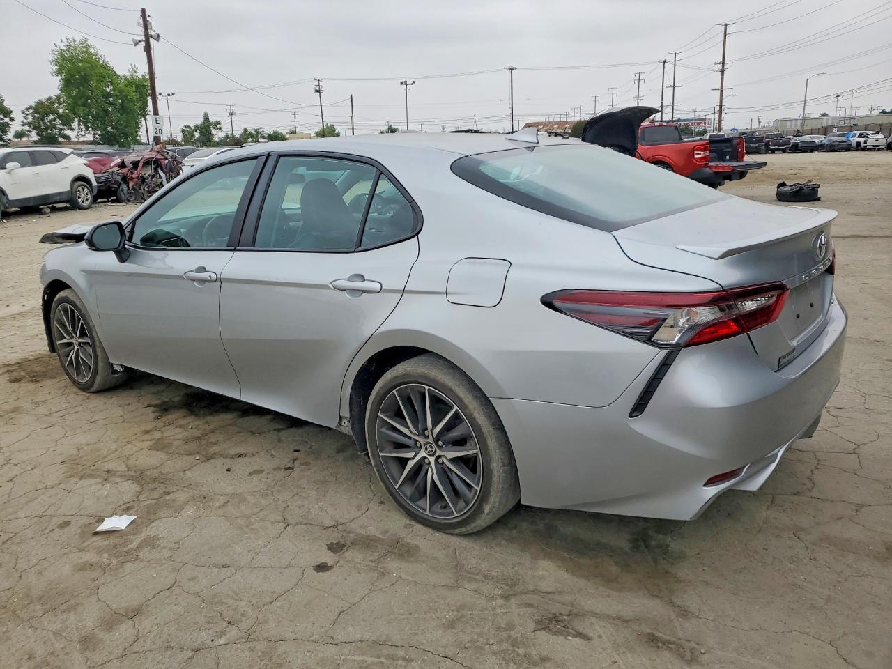 2024 TOYOTA CAMRY SE — снимка 2