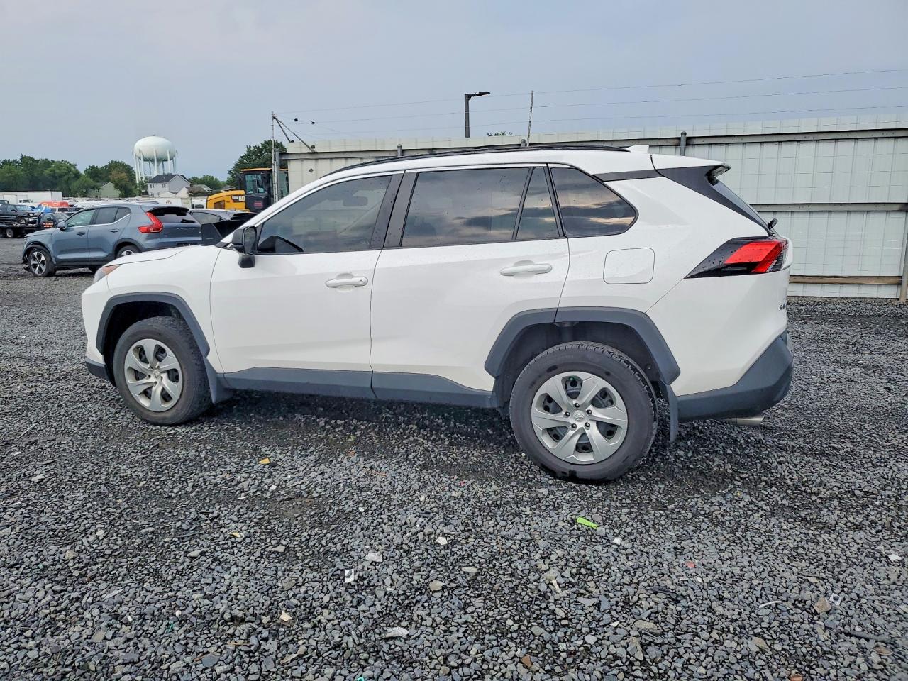 2020 TOYOTA RAV4 LE — снимка 2
