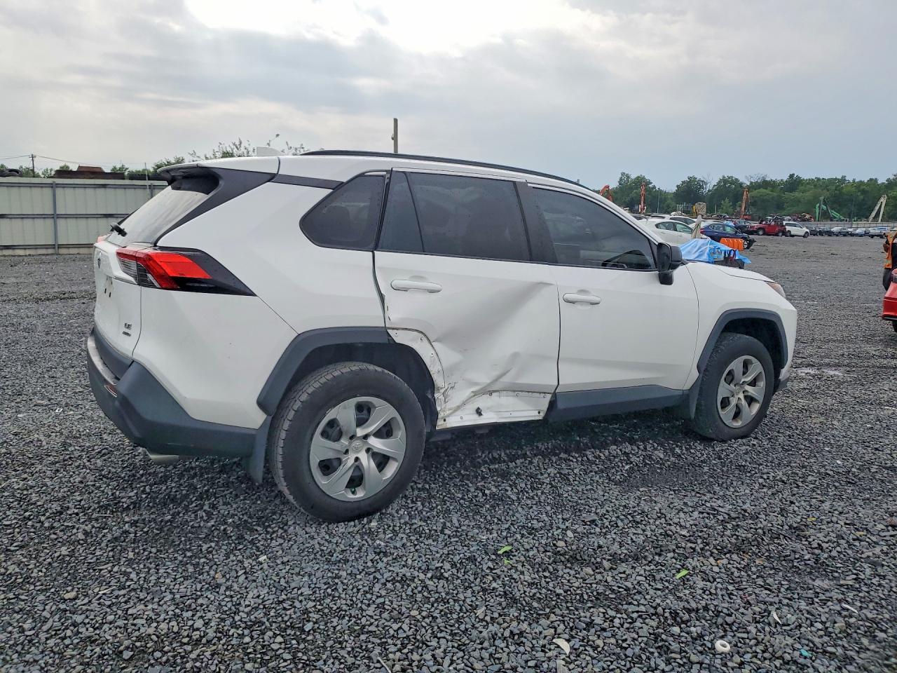 2020 TOYOTA RAV4 LE — снимка 3