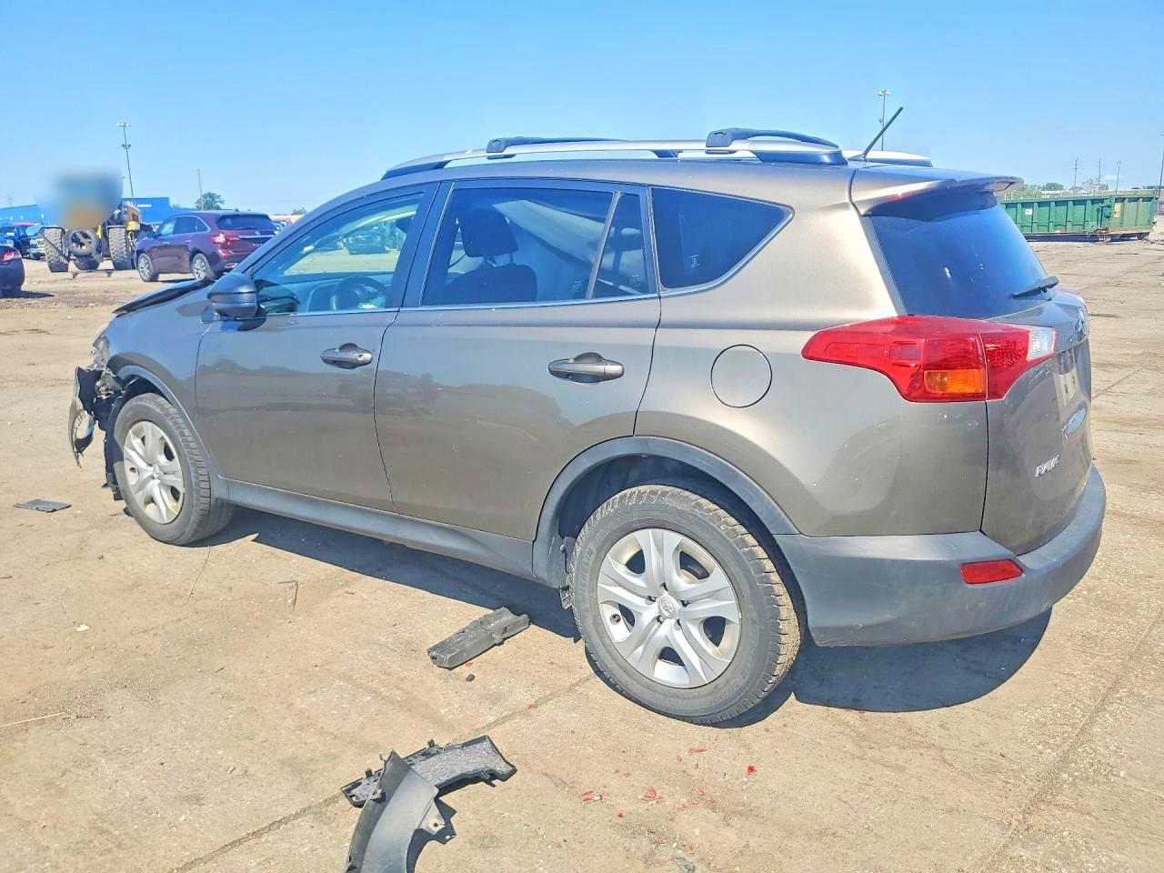 2015 TOYOTA RAV4 LE — снимка 2