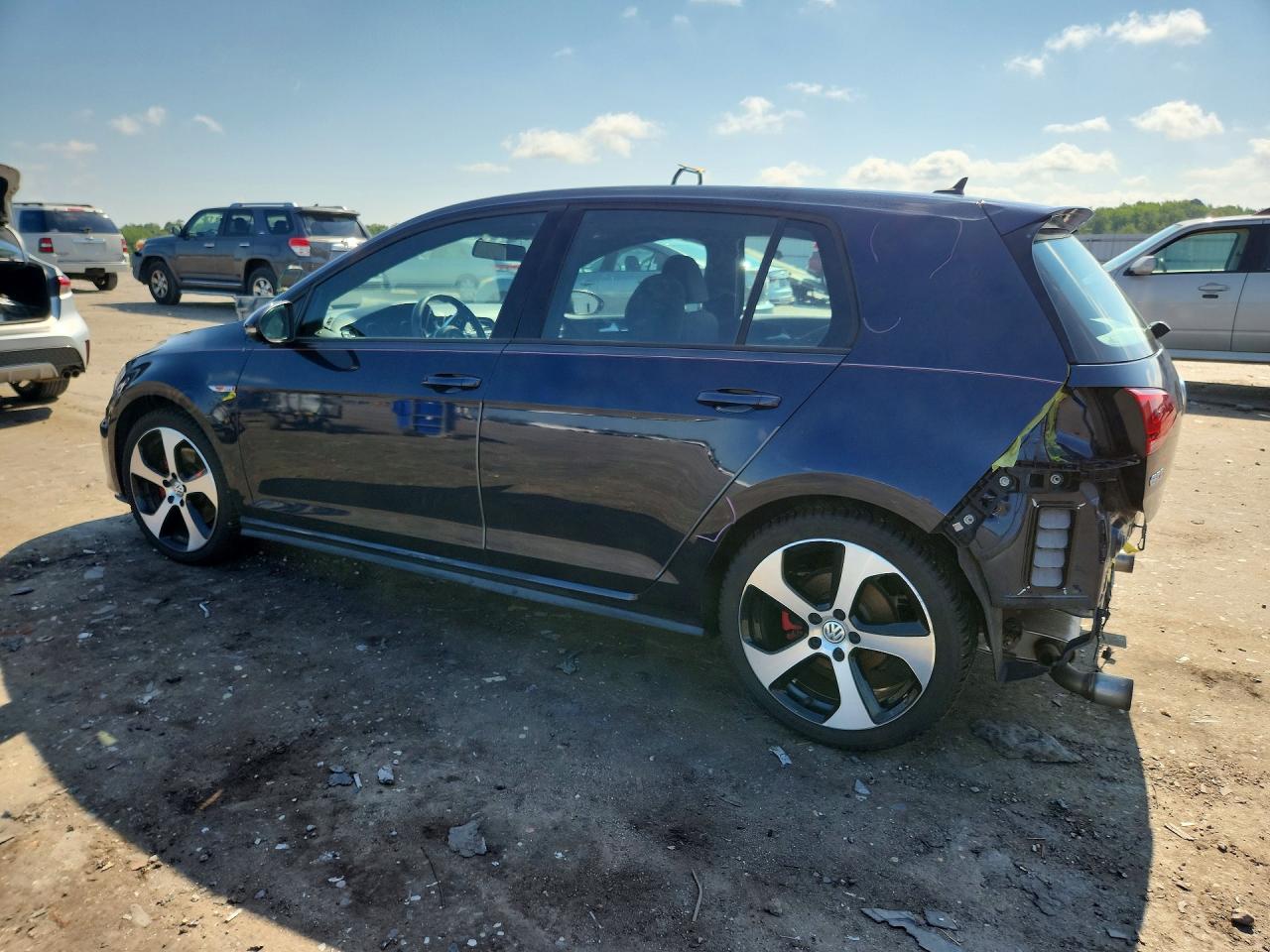 2016 VOLKSWAGEN GTI S/SE — снимка 2