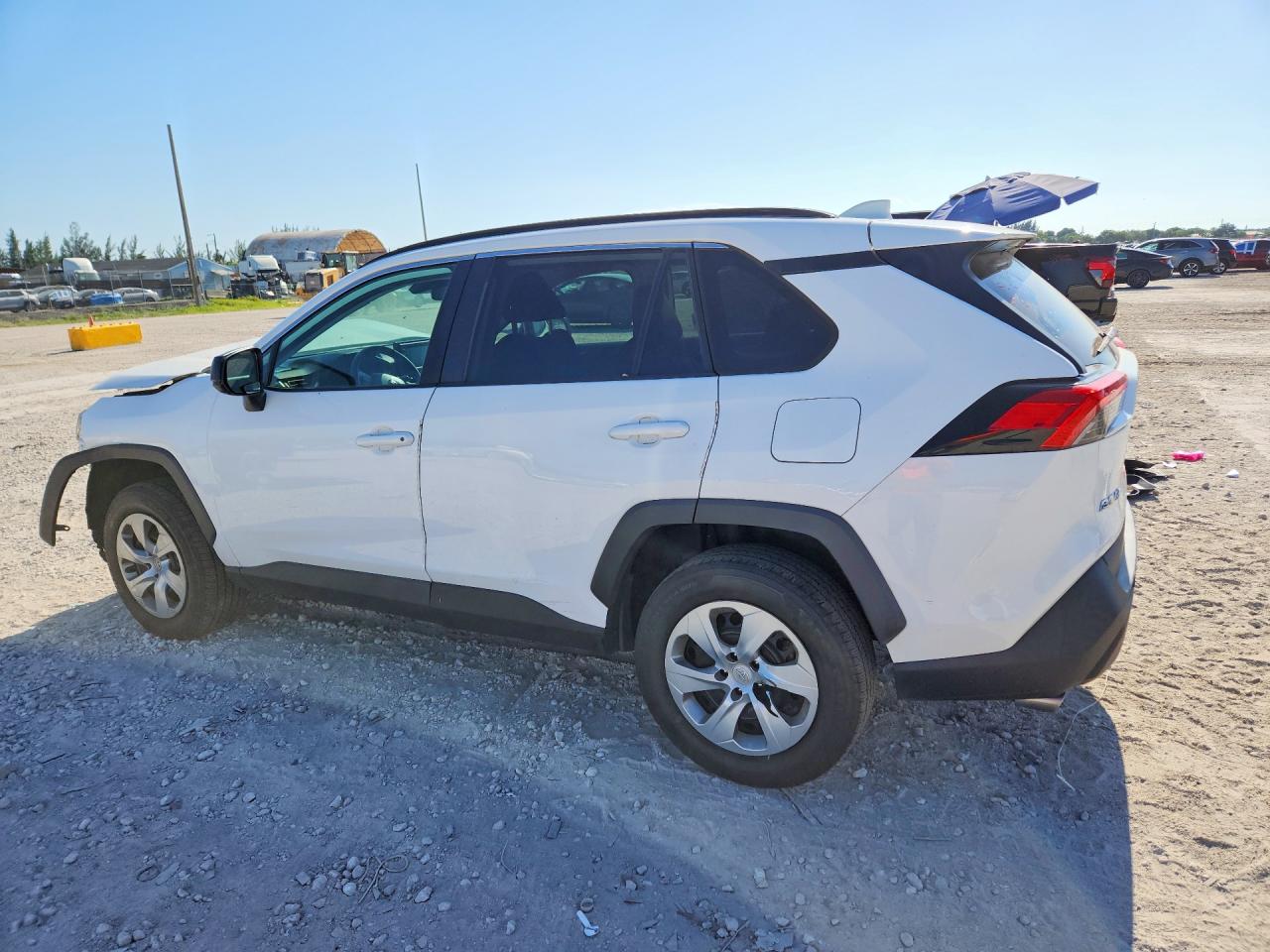 2021 TOYOTA RAV4 LE — снимка 2