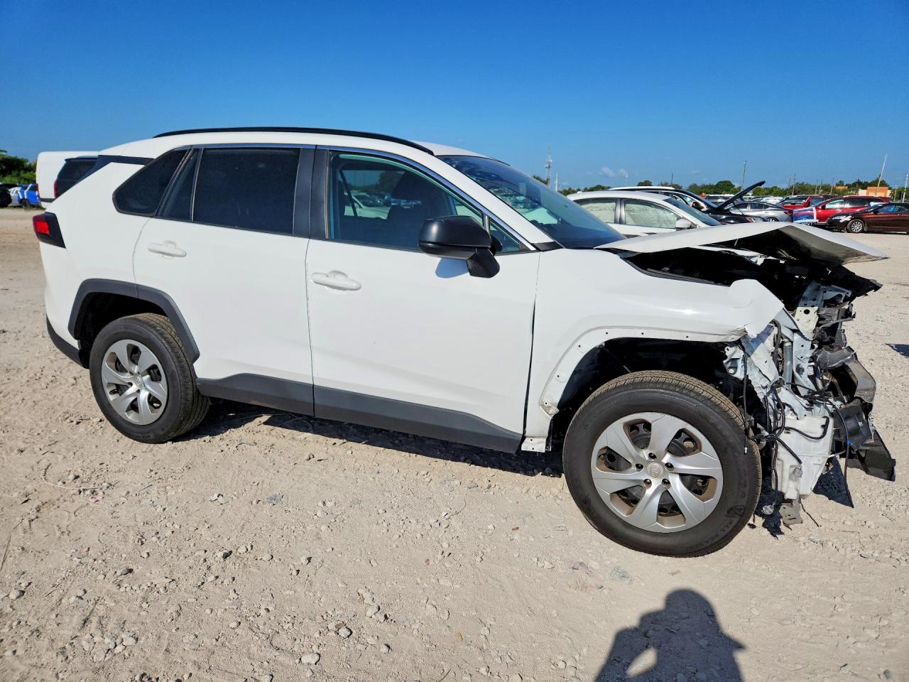 2021 TOYOTA RAV4 LE — снимка 4