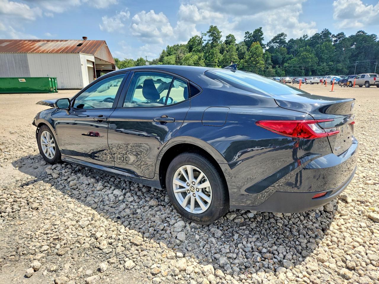 2026 TOYOTA CAMRY LE — снимка 2