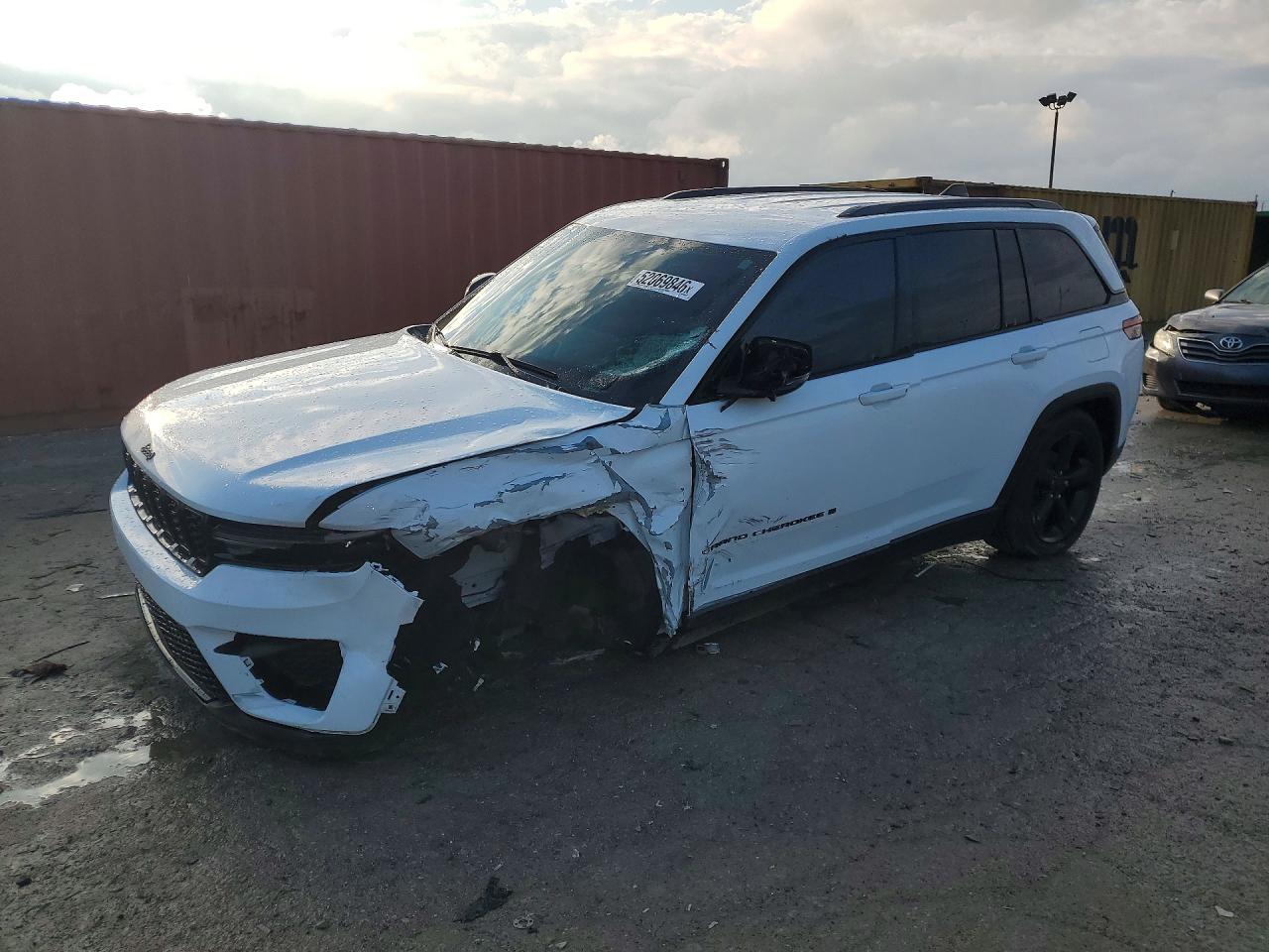 2022 JEEP GRAND CHEROKEE LAREDO