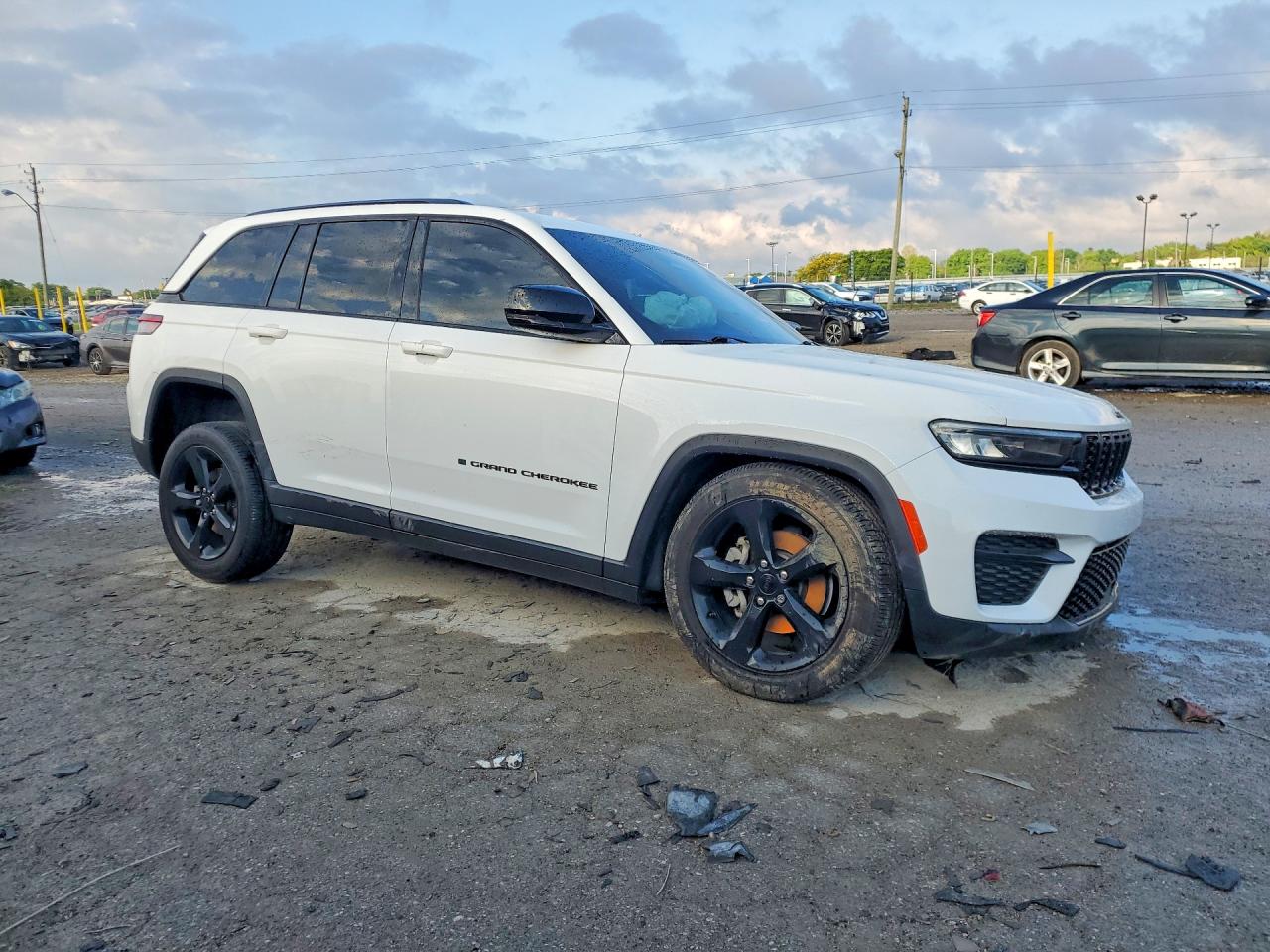 2022 JEEP GRAND CHEROKEE LAREDO — снимка 4