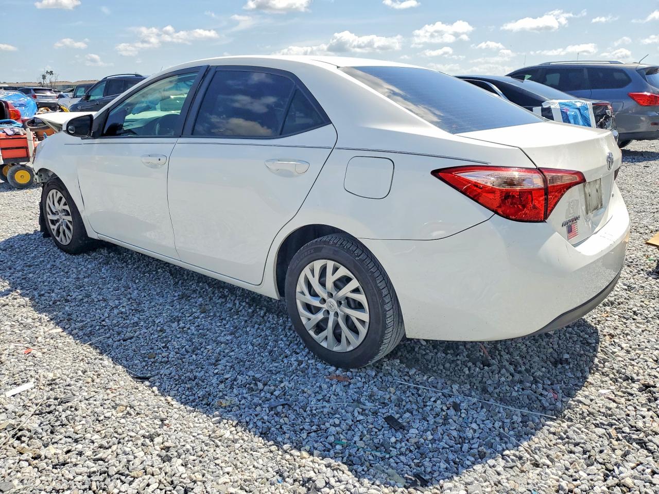 2018 TOYOTA COROLLA LE — снимка 2