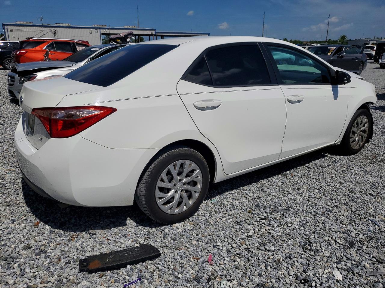 2018 TOYOTA COROLLA LE — снимка 3