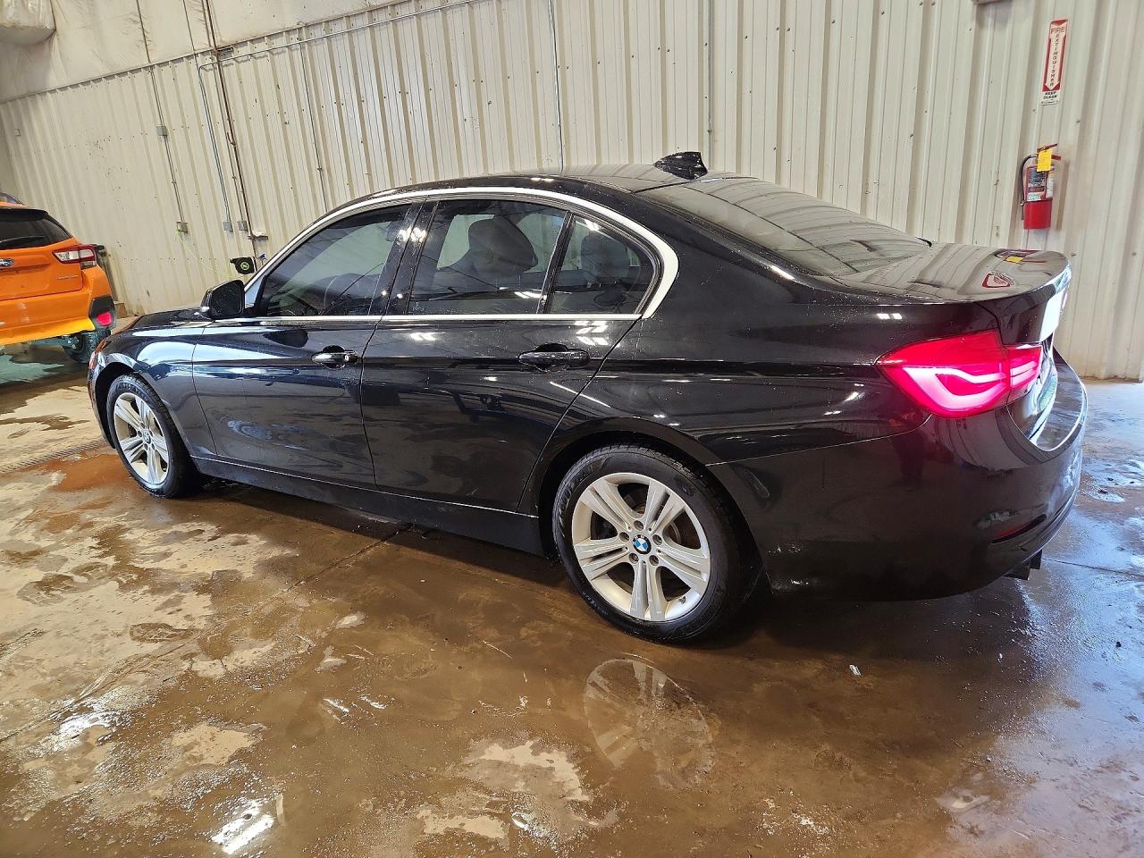 2017 BMW 330 I — снимка 2