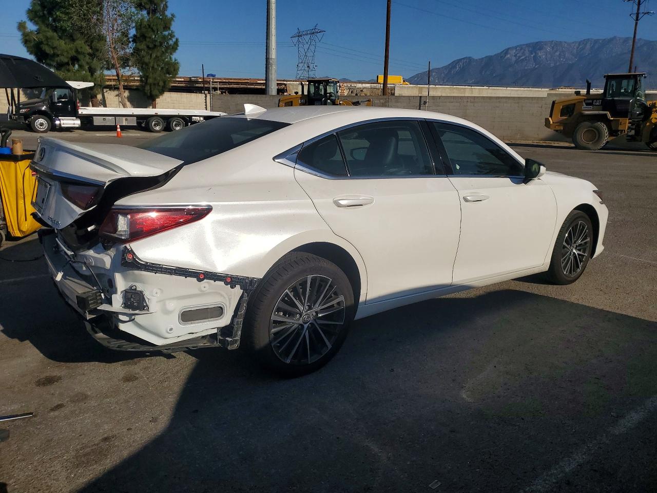 2024 LEXUS ES 300H BASE — снимка 3