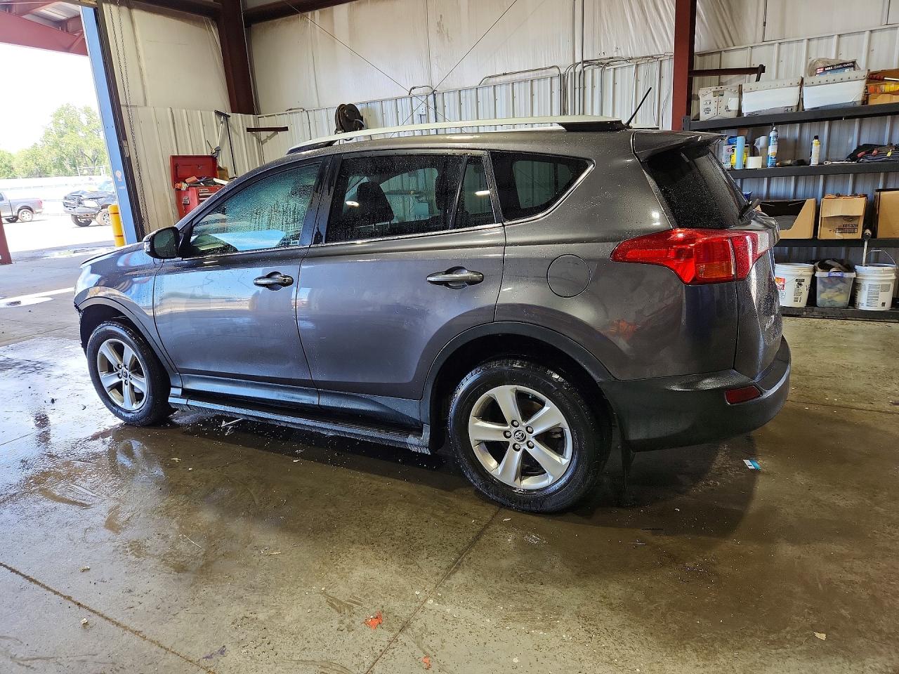 2015 TOYOTA RAV4 XLE — снимка 2