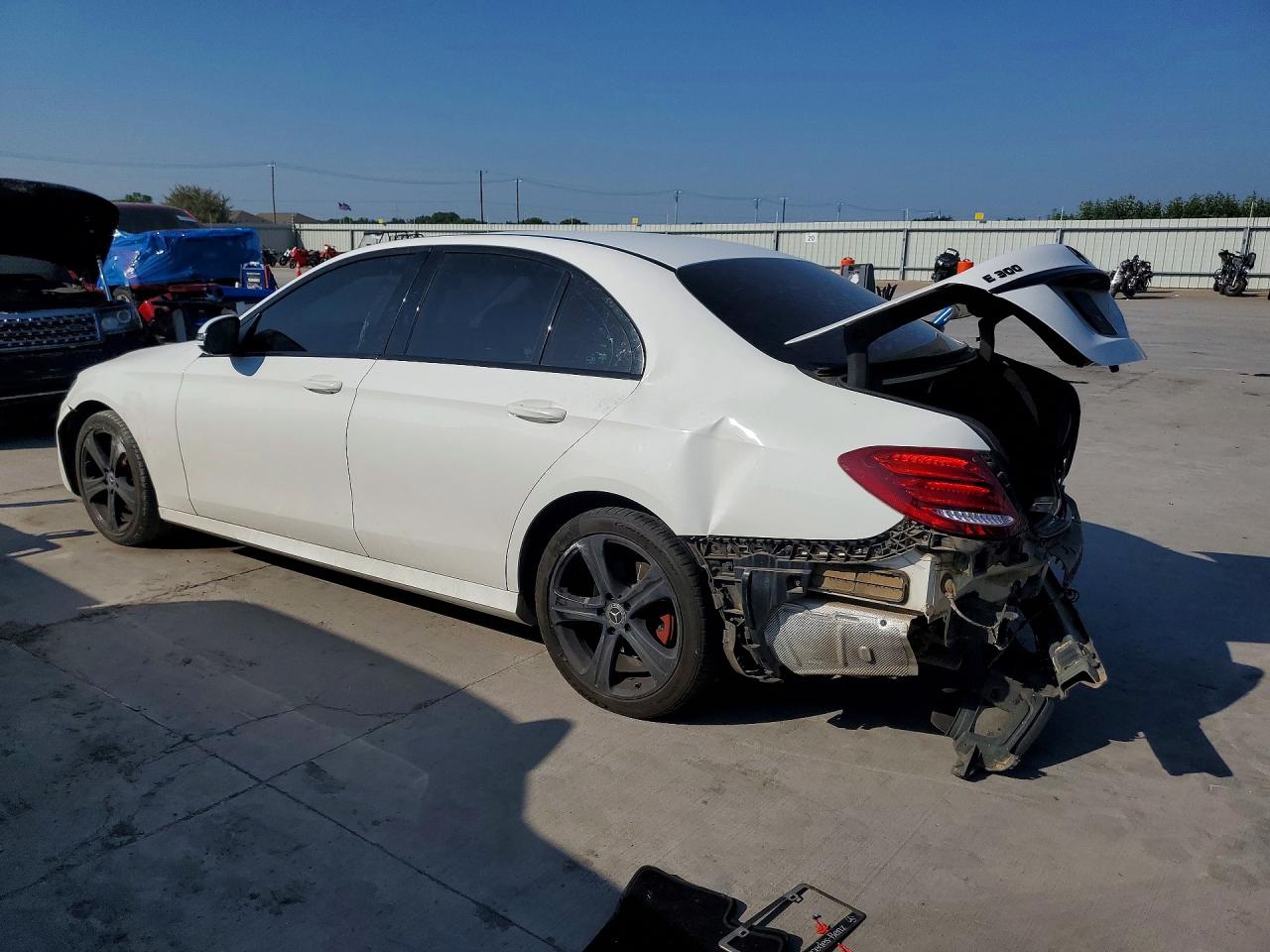 2018 MERCEDES-BENZ E 300 — снимка 2