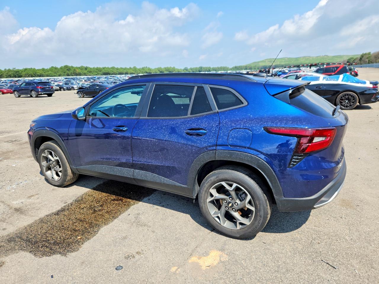 2024 CHEVROLET TRAX 1LT — снимка 2