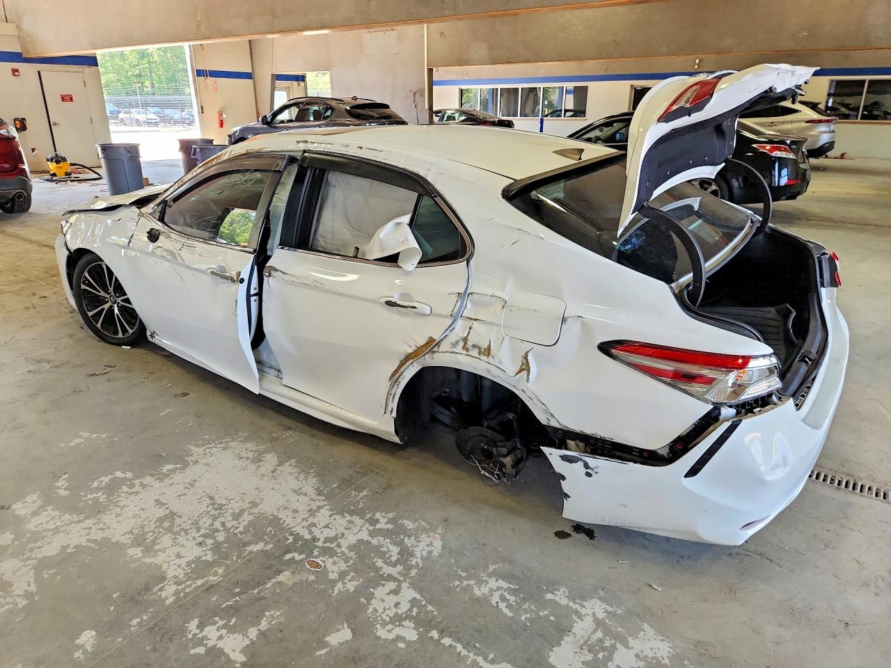 2018 TOYOTA CAMRY — снимка 2