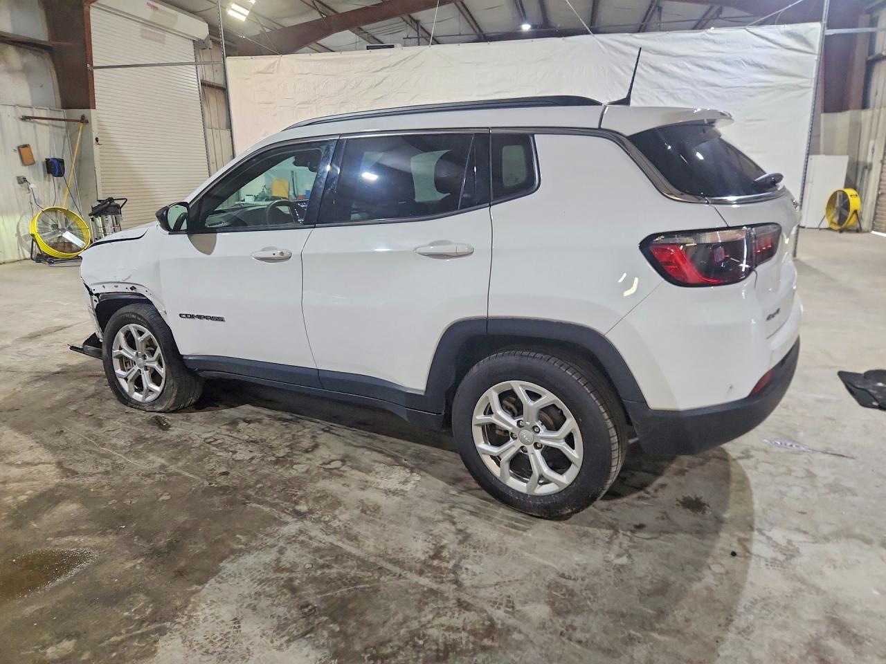 2024 JEEP COMPASS LATITUDE — снимка 2
