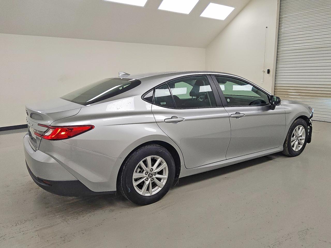 2026 TOYOTA CAMRY LE — снимка 3