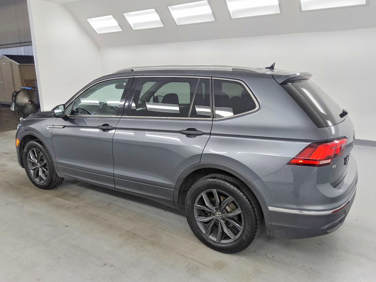 2024 VOLKSWAGEN TIGUAN SE — снимка 2
