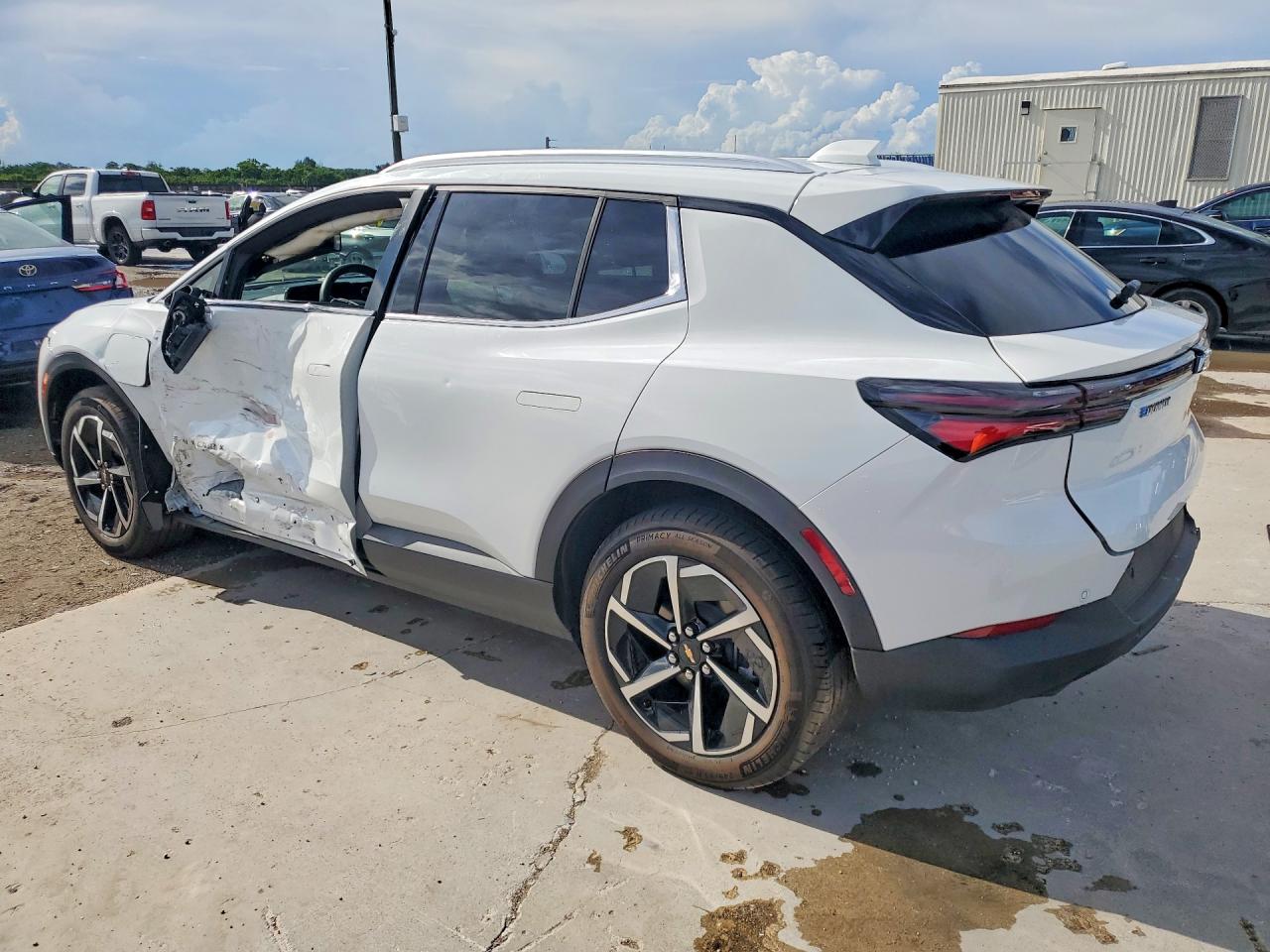 2026 CHEVROLET EQUINOX LT — снимка 2