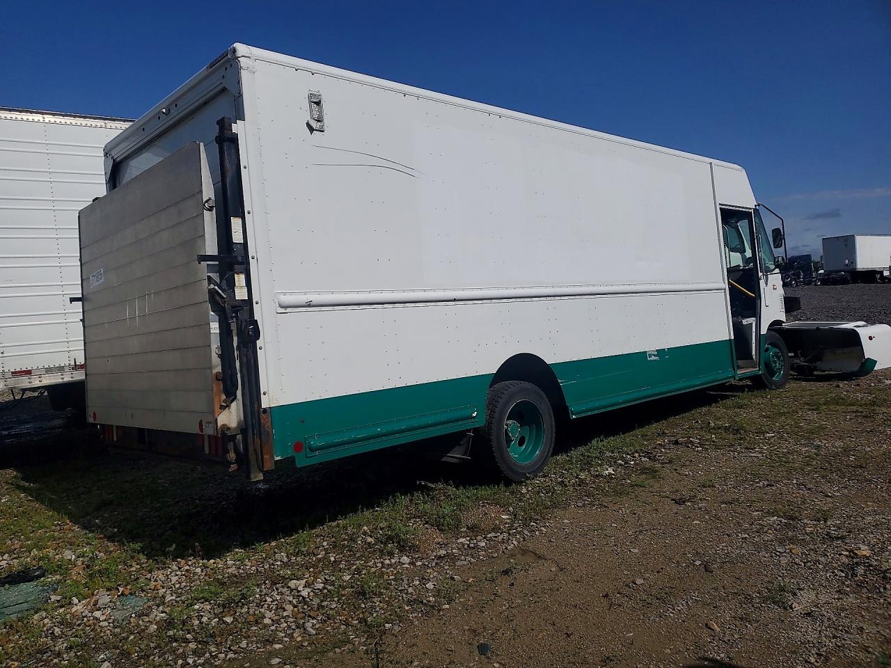 2017 FORD F59 — снимка 3