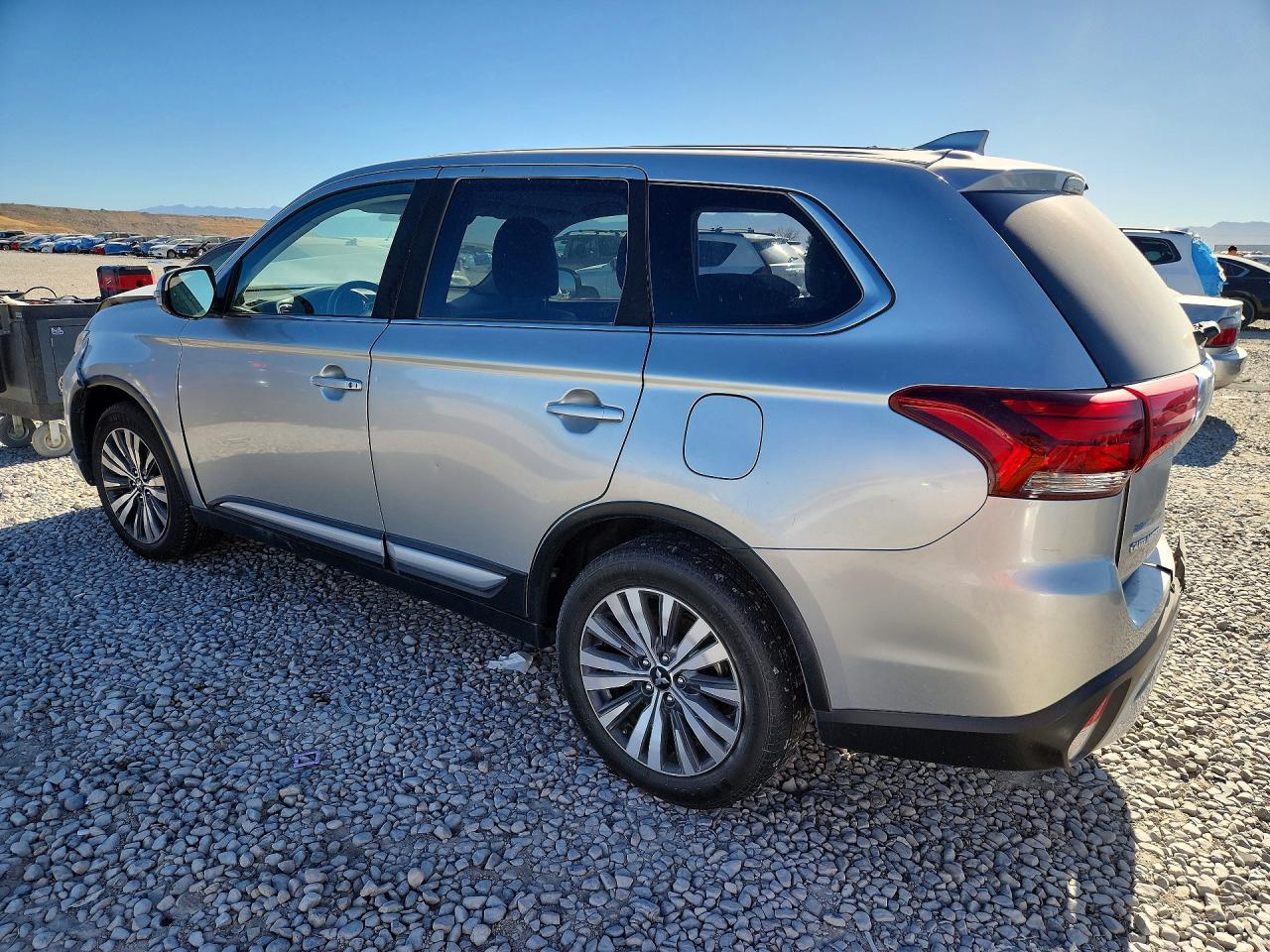 2020 MITSUBISHI OUTLANDER SE — снимка 2