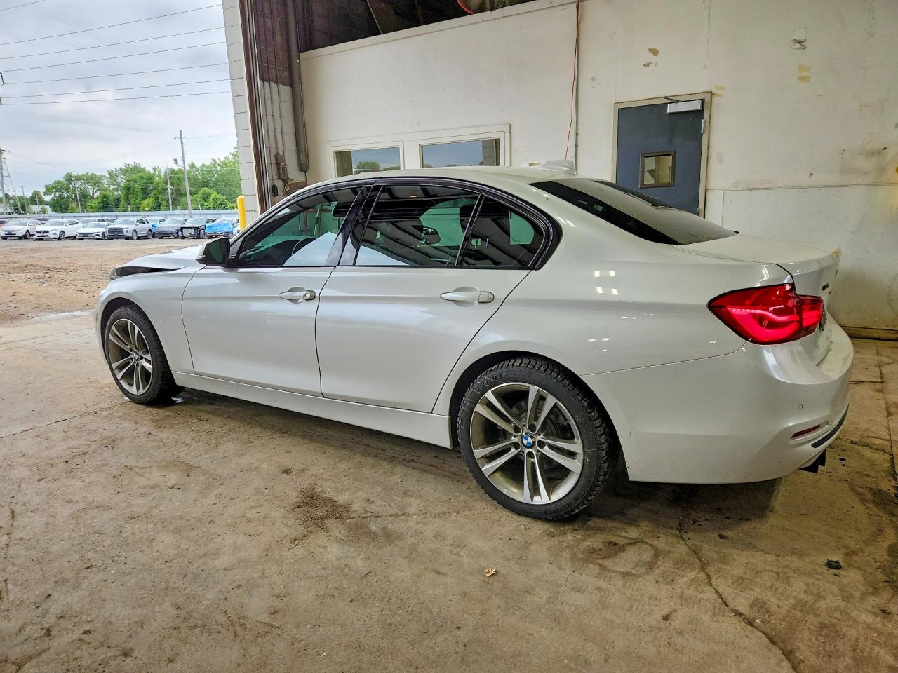 2017 BMW 330 XI — снимка 2