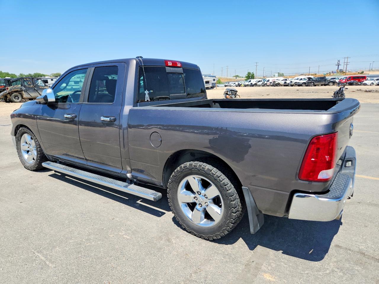 2015 RAM 1500 SLT — снимка 2