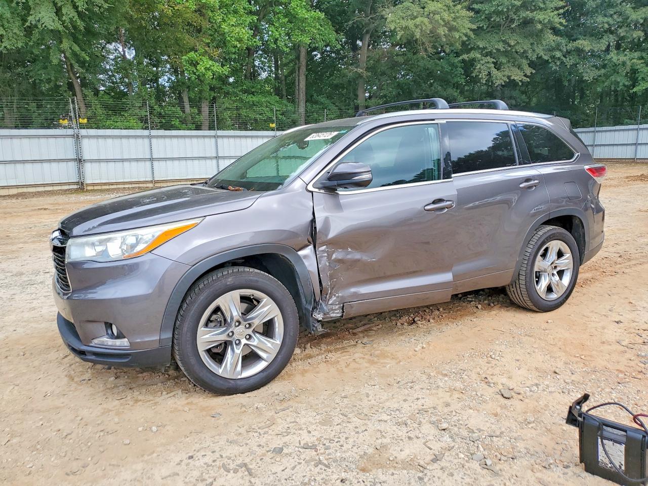 2015 TOYOTA HIGHLANDER LIMITED