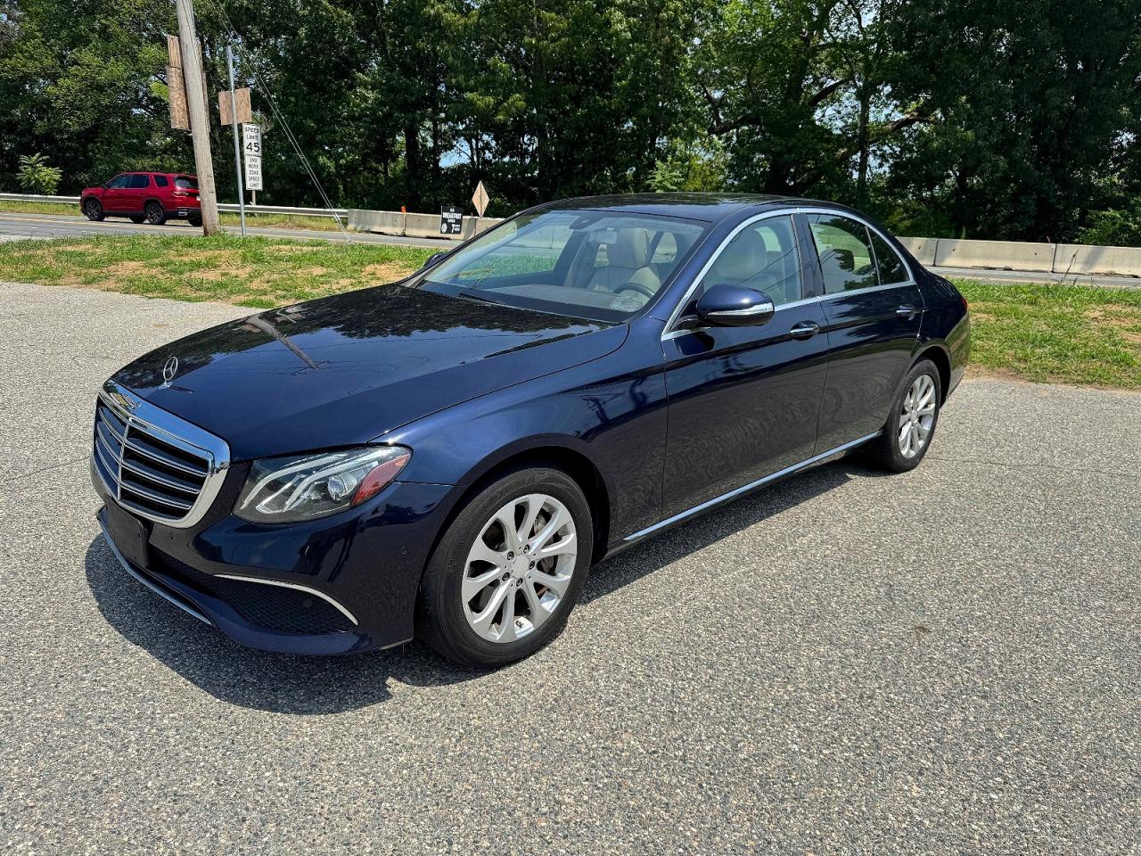 2017 MERCEDES-BENZ E 300 4MATIC — снимка 2