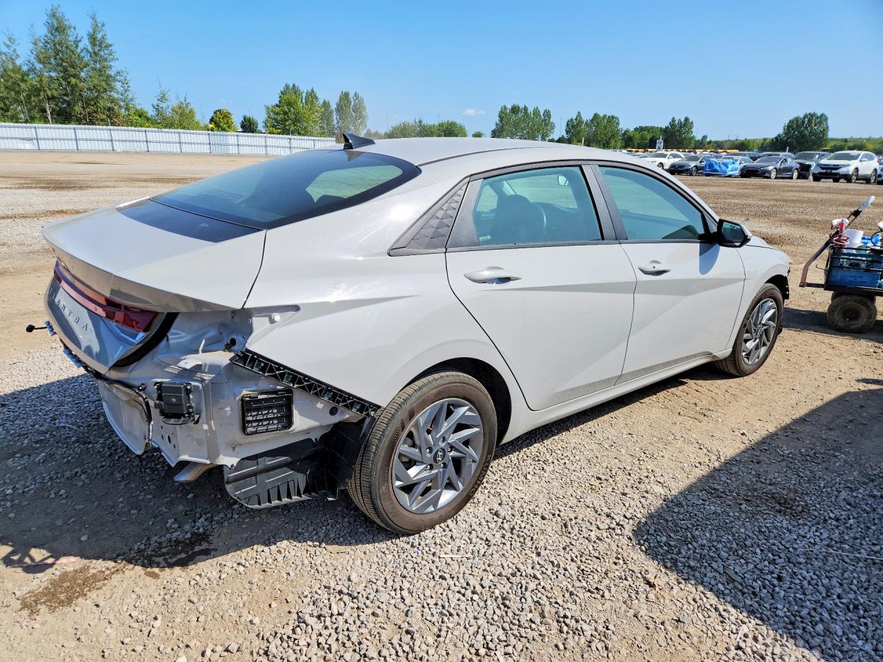 2025 HYUNDAI ELANTRA SEL SPORT — снимка 3