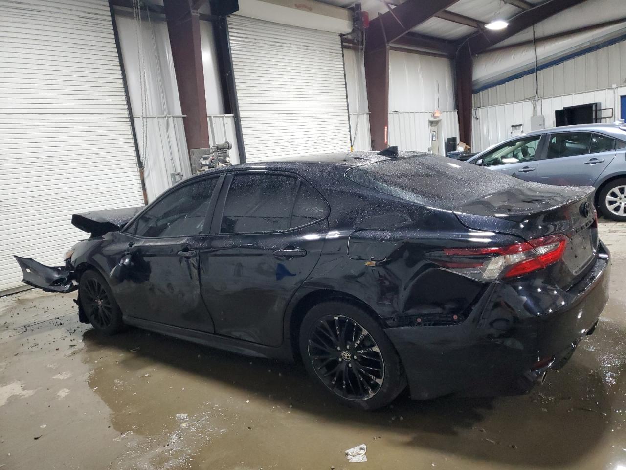 2022 TOYOTA CAMRY NIGHT SHADE — снимка 2