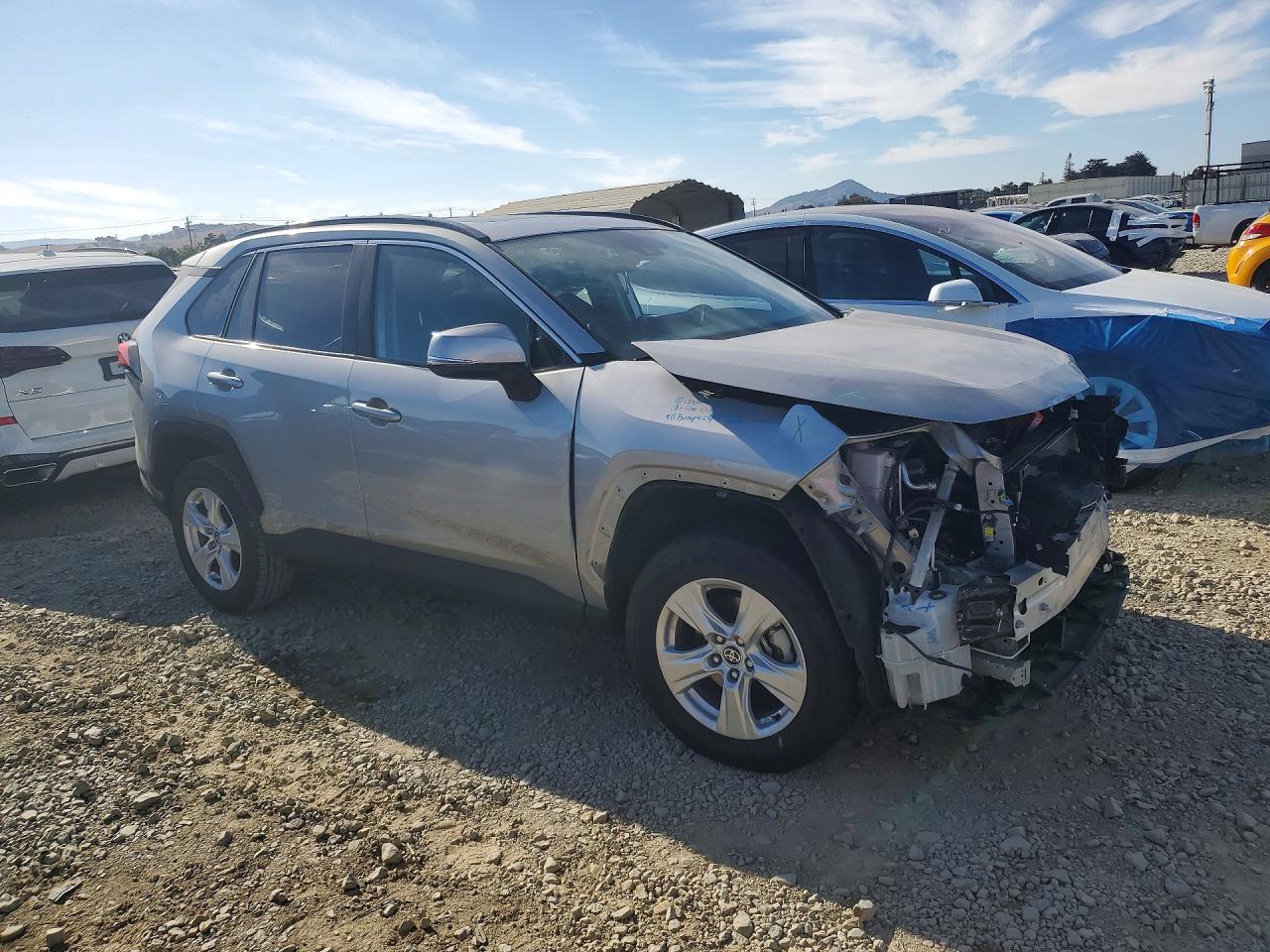 2021 TOYOTA RAV4 XLE — снимка 4