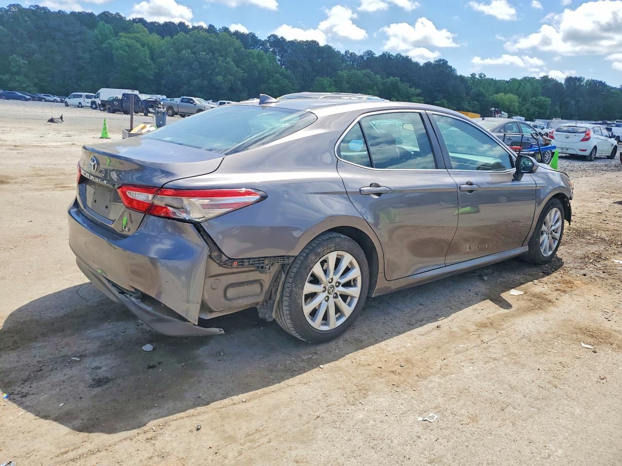 2019 TOYOTA CAMRY LE — снимка 3