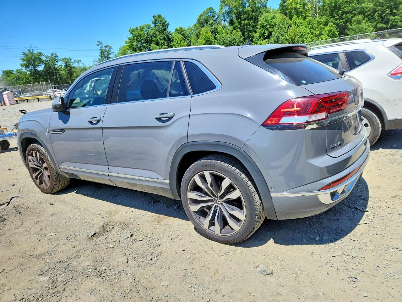 2022 VOLKSWAGEN ATLAS CROSS SPORT SEL PREMIUM R-LINE — снимка 2