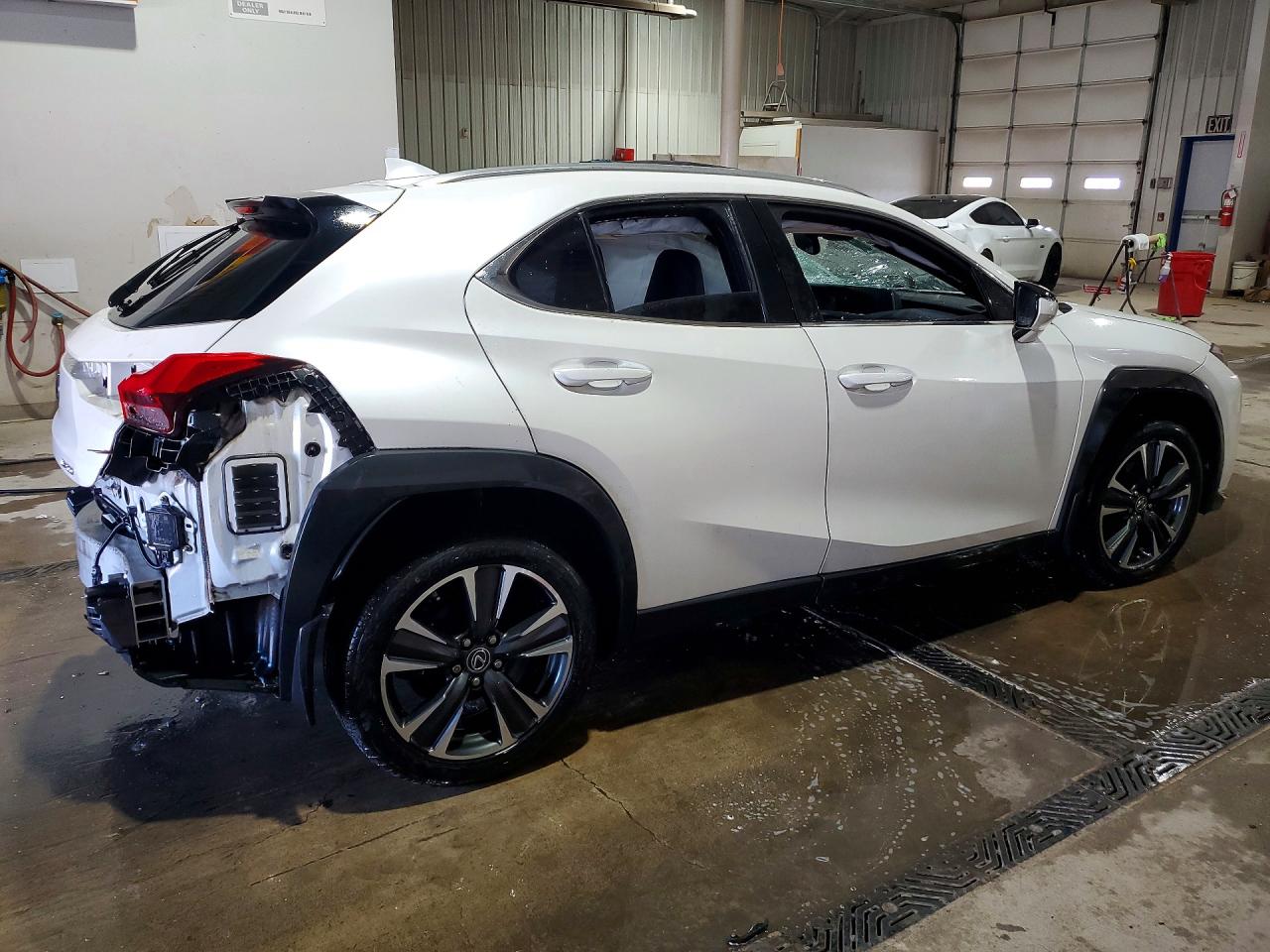 2019 LEXUS UX 200 — снимка 3