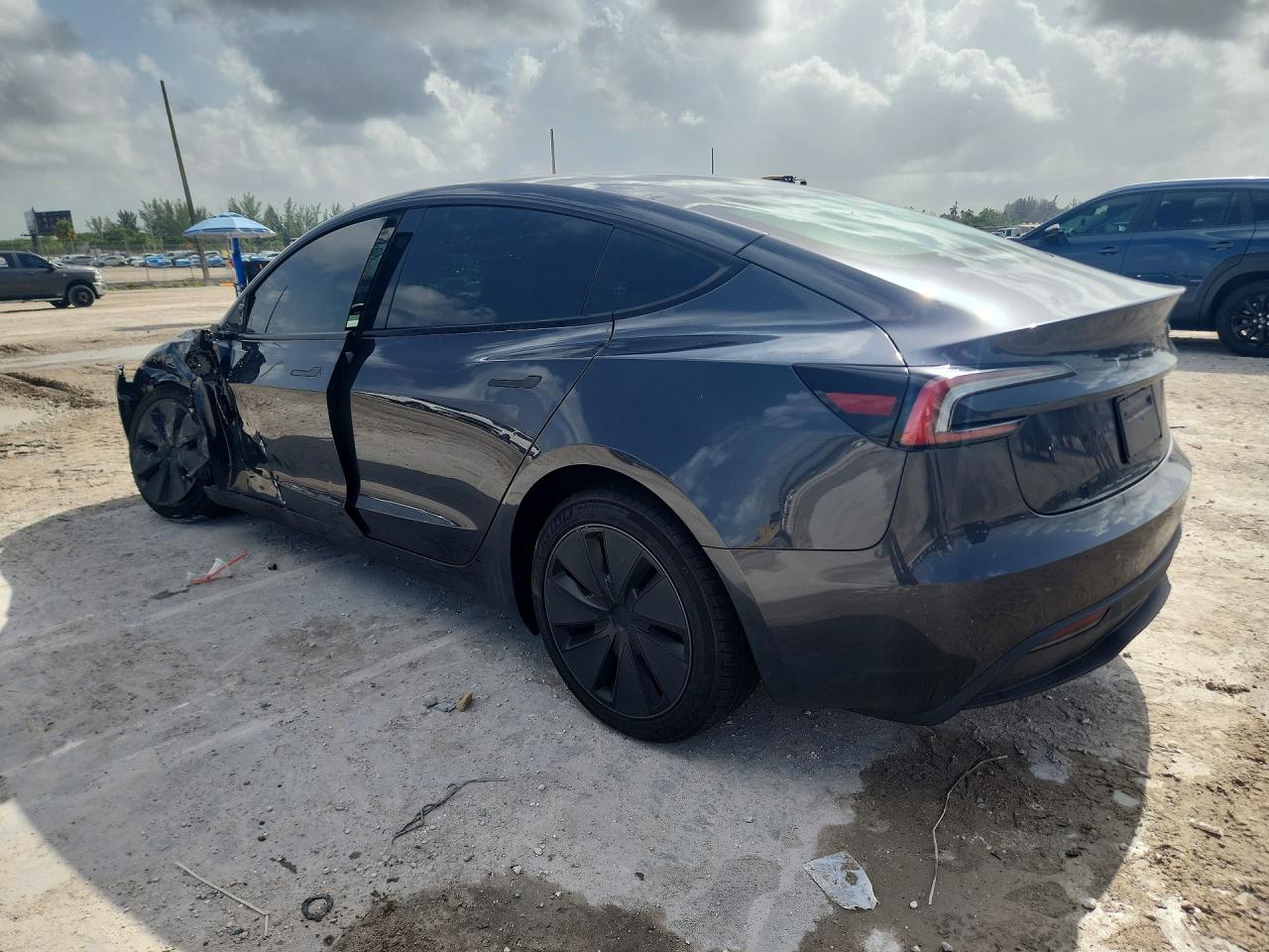 2025 TESLA MODEL 3 — снимка 2