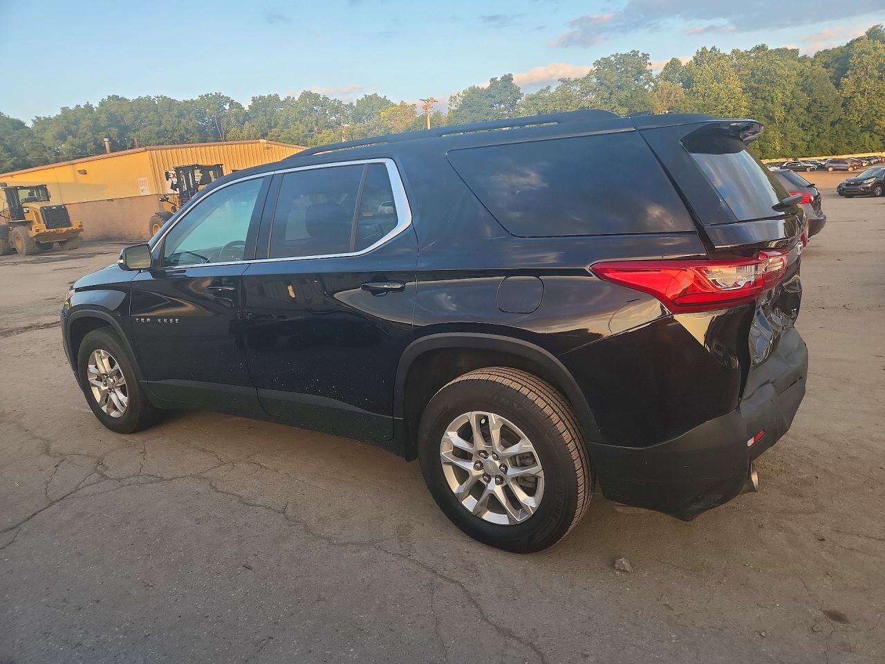 2021 CHEVROLET TRAVERSE LT — снимка 2