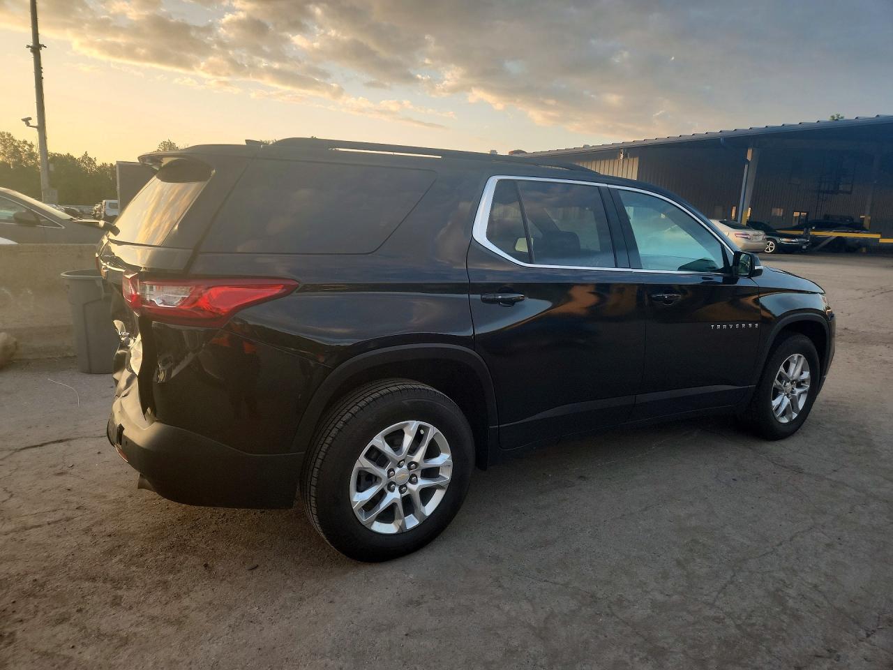 2021 CHEVROLET TRAVERSE LT — снимка 3