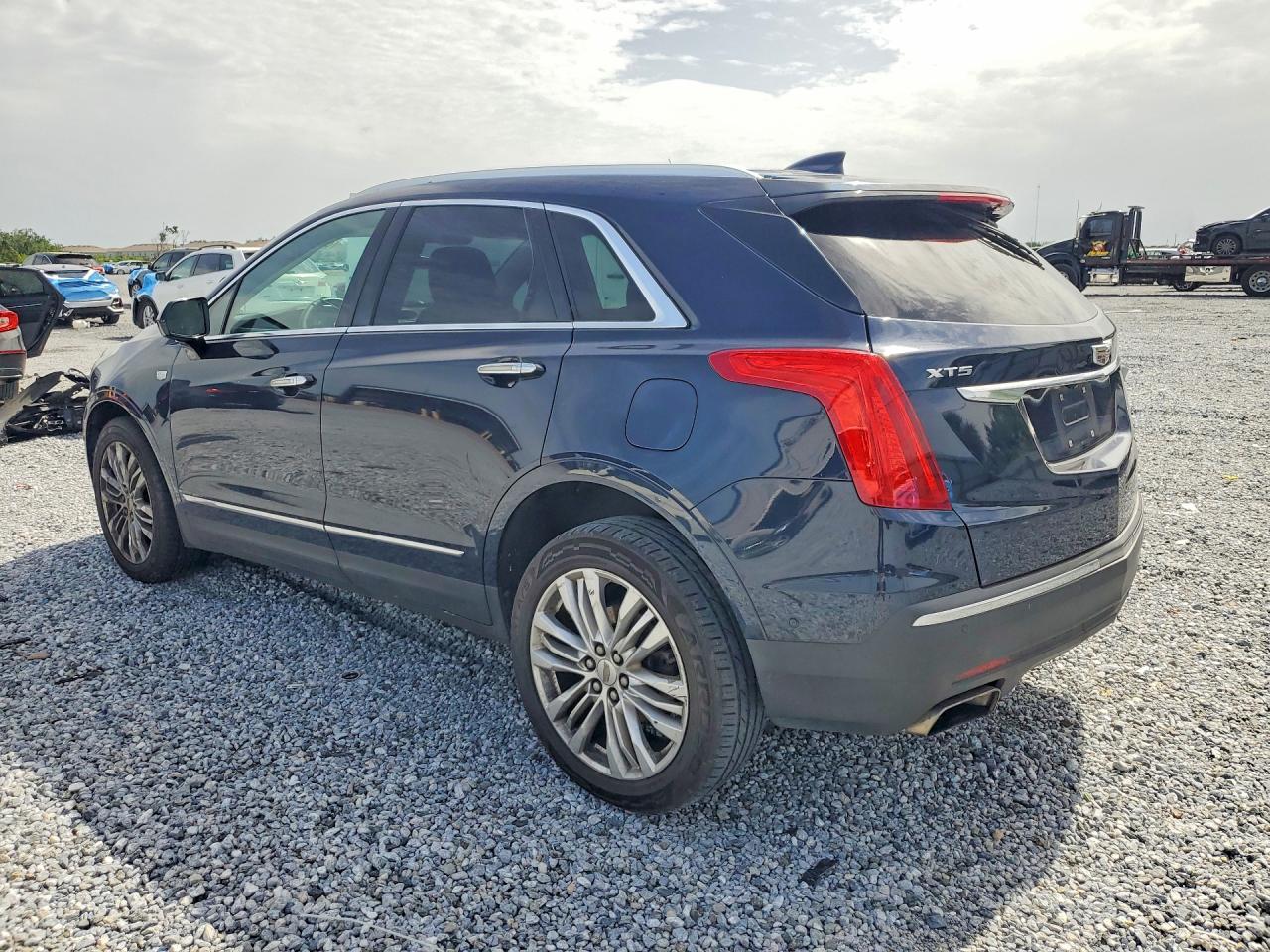 2017 CADILLAC XT5 PREMIUM LUXURY — снимка 2