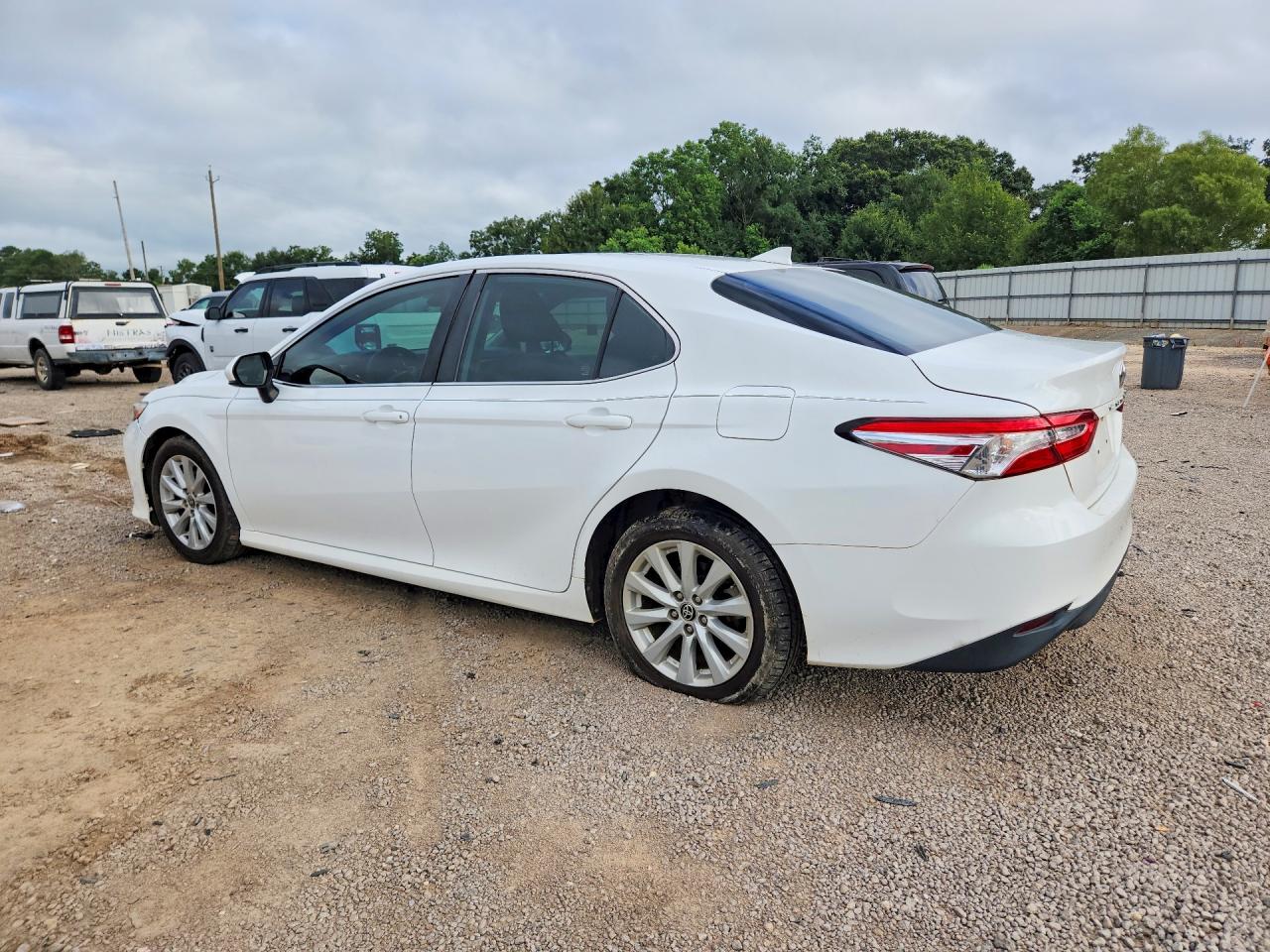 2020 TOYOTA CAMRY LE — снимка 2
