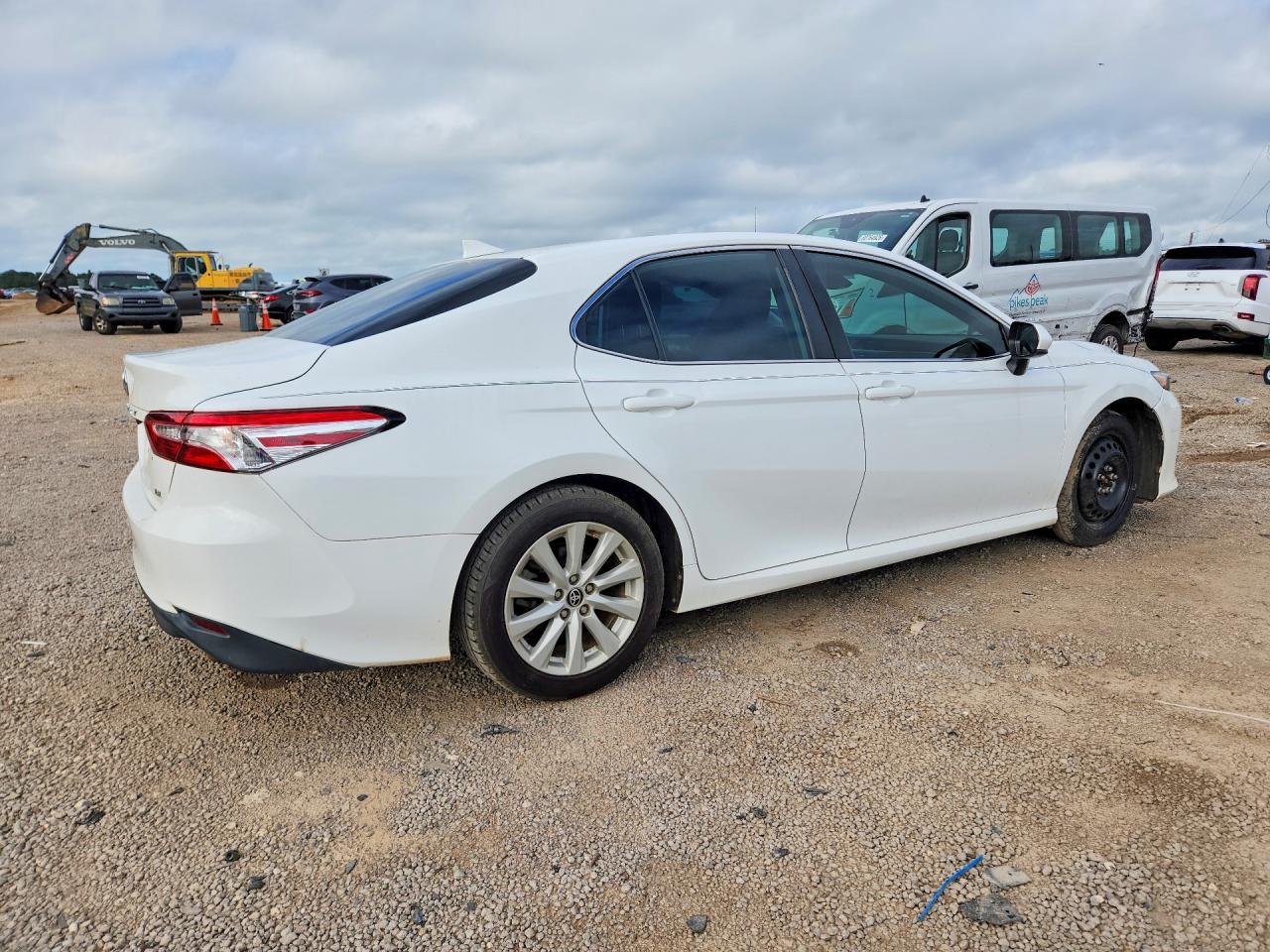 2020 TOYOTA CAMRY LE — снимка 3