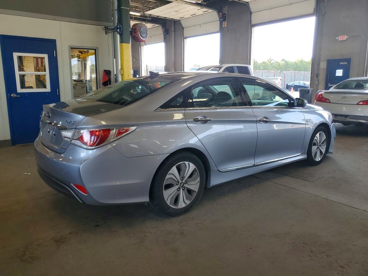 2015 HYUNDAI SONATA HYBRID LIMITED — снимка 3