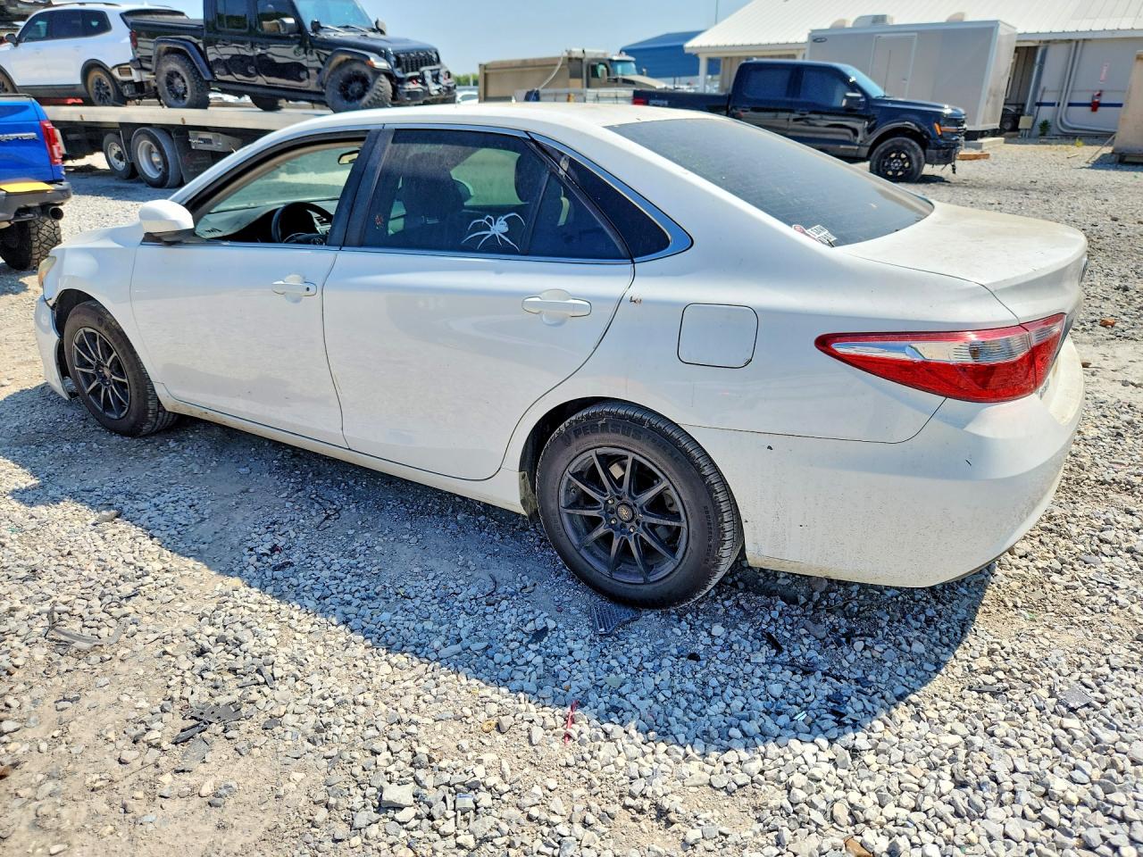 2017 TOYOTA CAMRY LE — снимка 2