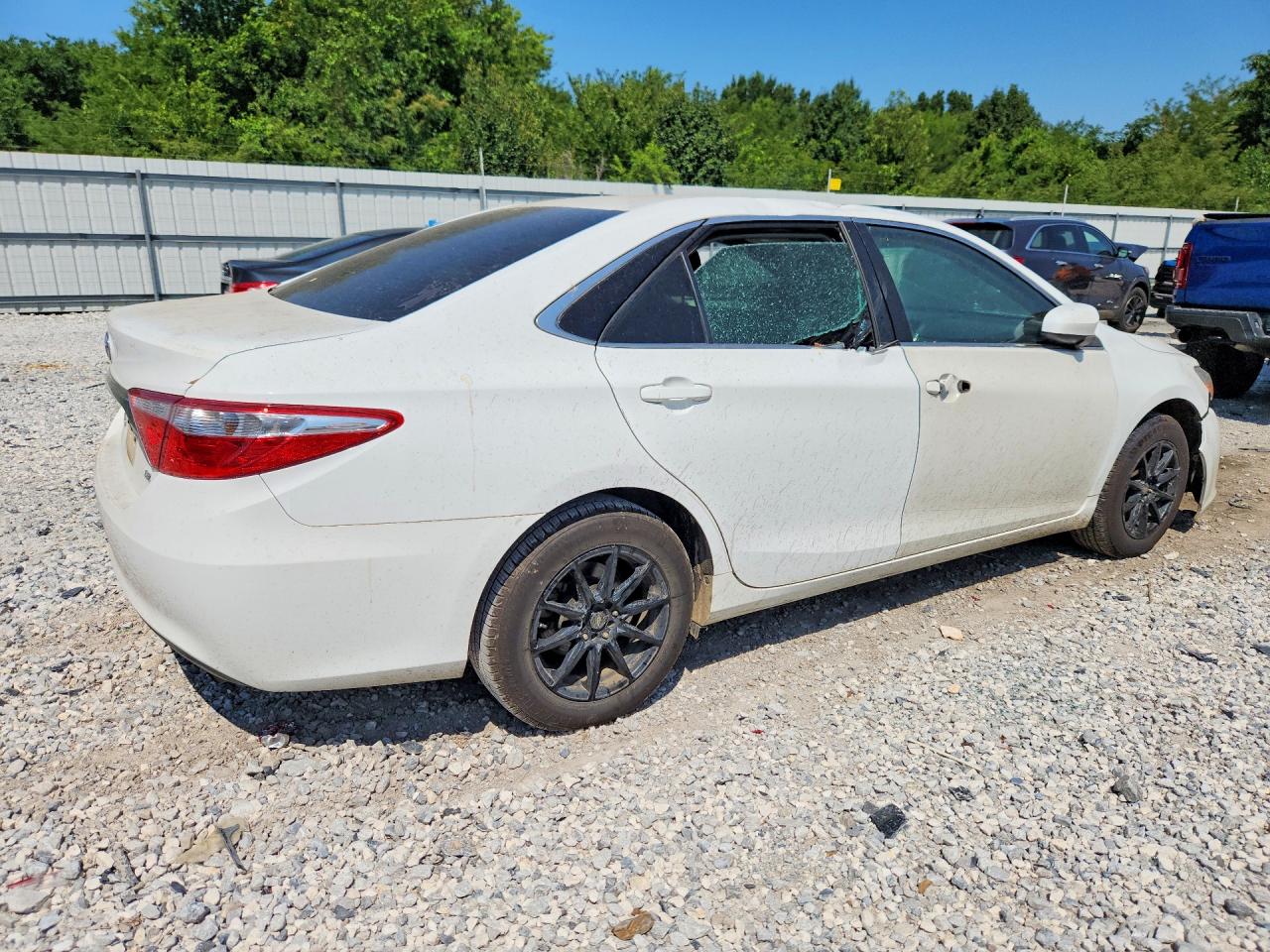2017 TOYOTA CAMRY LE — снимка 3