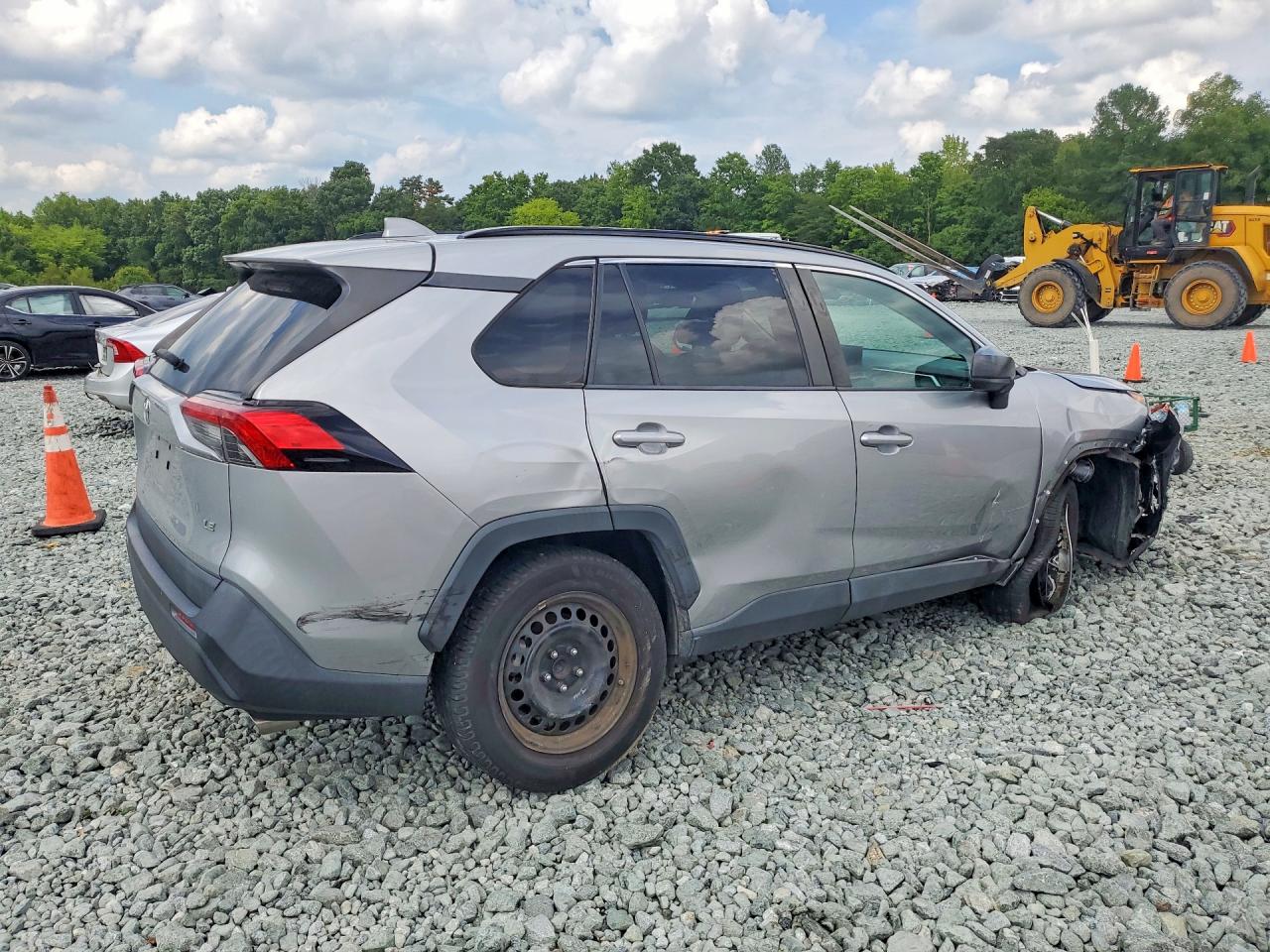 2019 TOYOTA RAV4 LE — снимка 3