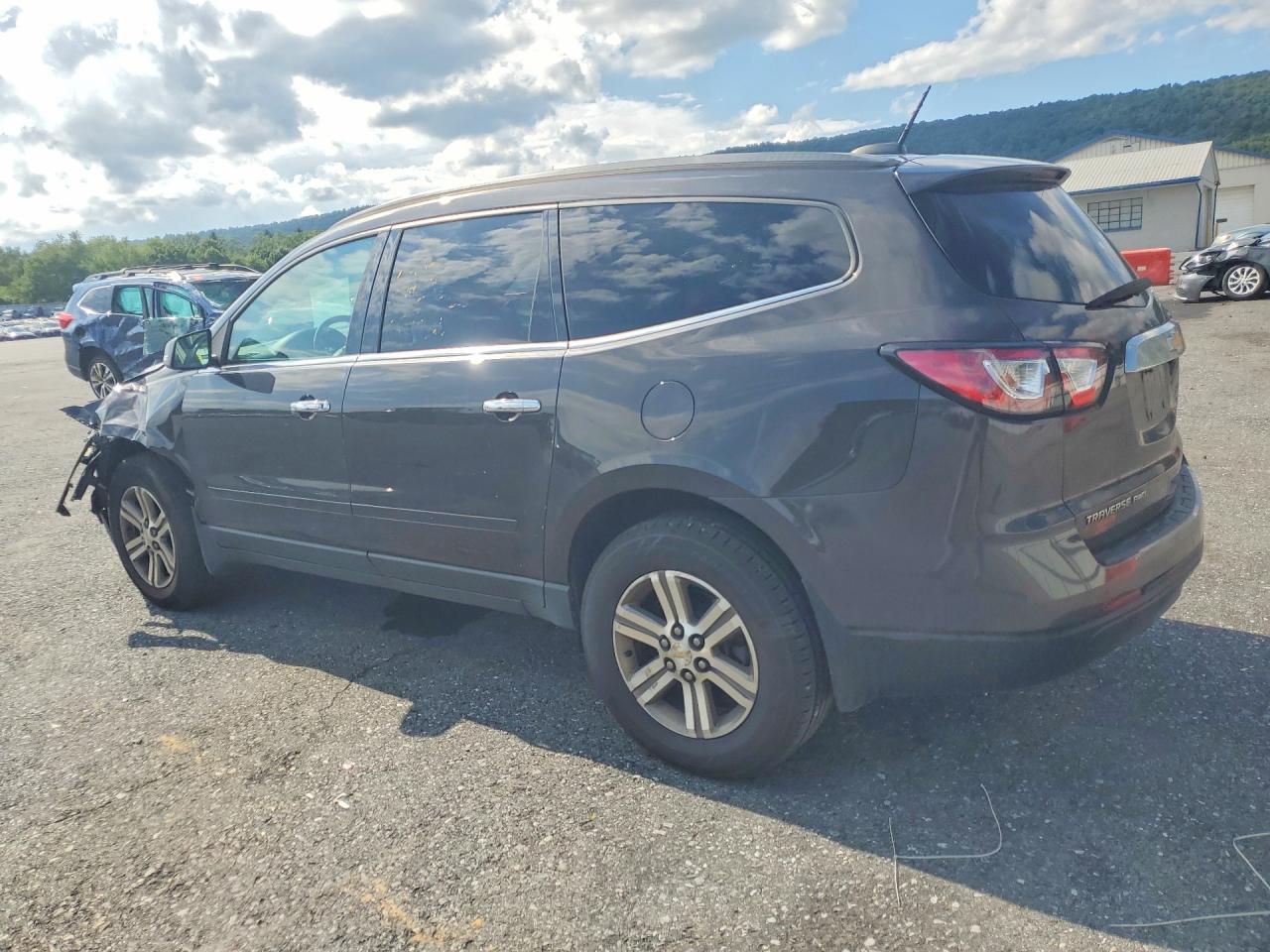 2017 CHEVROLET TRAVERSE LT — снимка 2