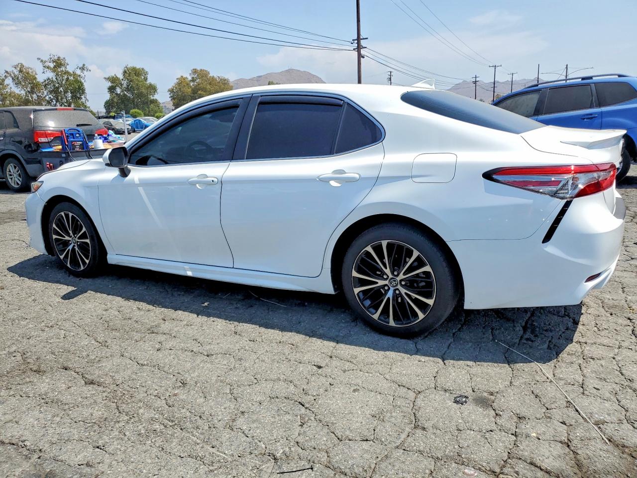 2019 TOYOTA CAMRY SE — снимка 2