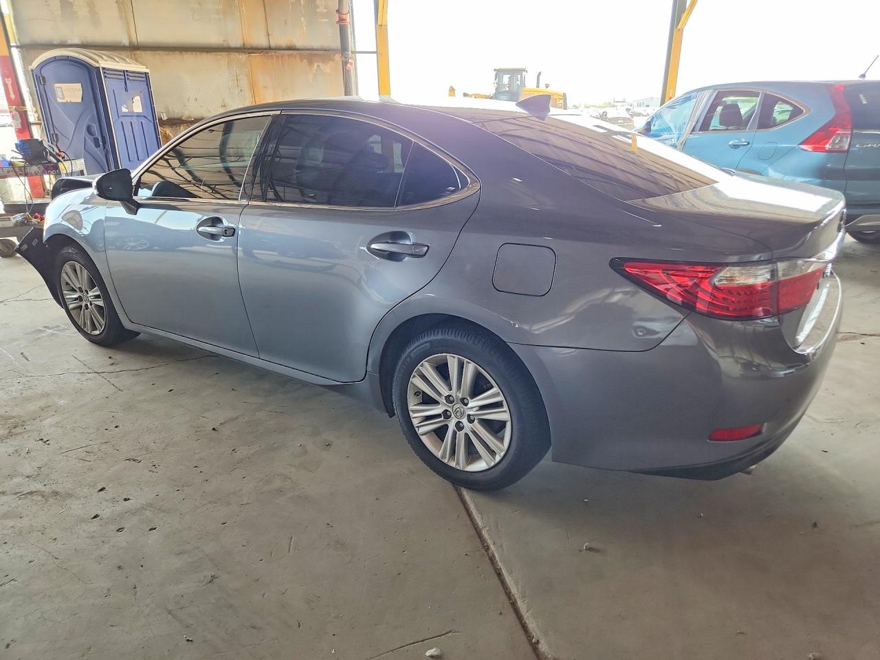 2015 LEXUS ES 350 — снимка 2