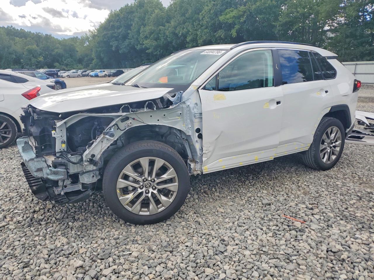 2025 TOYOTA RAV4 XLE PREMIUM